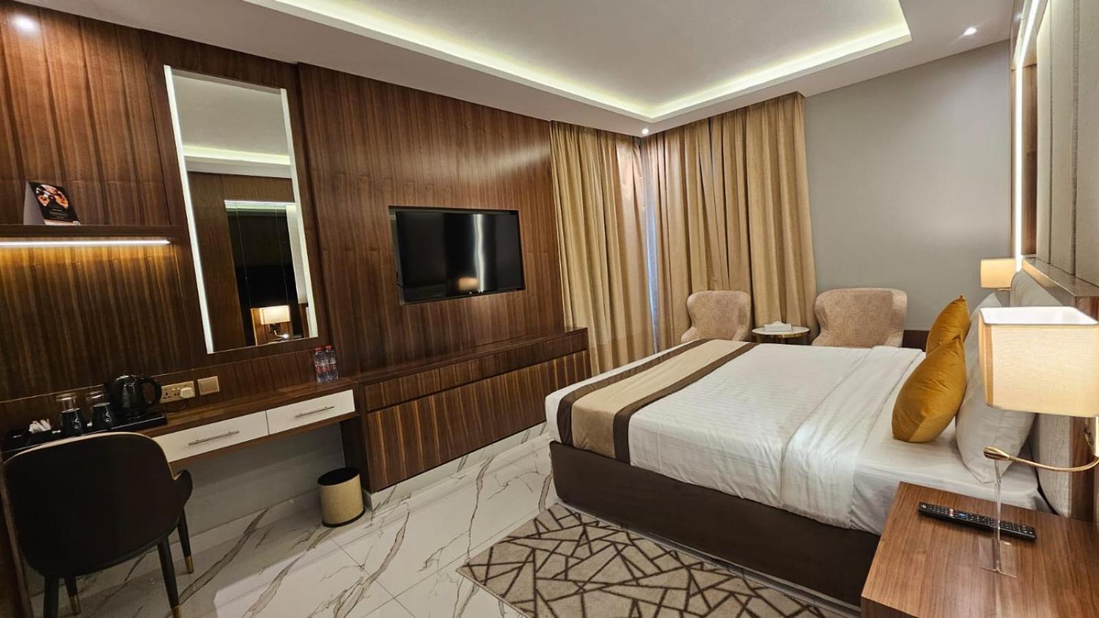 Executive Suite